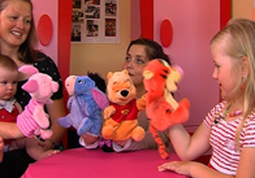 Video: Susikurkime lėlių teatriuką namuose
