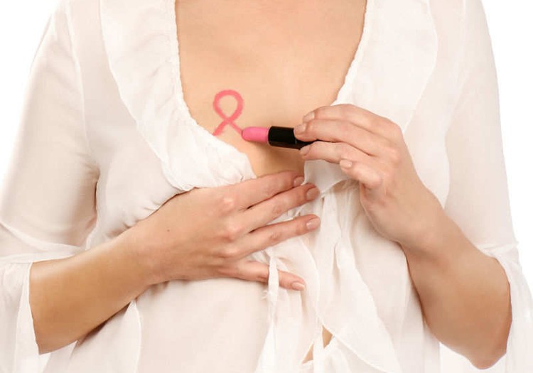 Gydytoja kviečia moteris prisiminti save: kaip atpažinti krūties ligų siunčiamus ženklus?