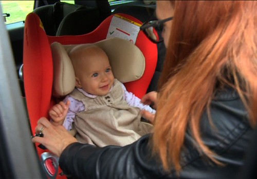 VIDEO: Keičiame autokėdutę paaugusiam mažyliui