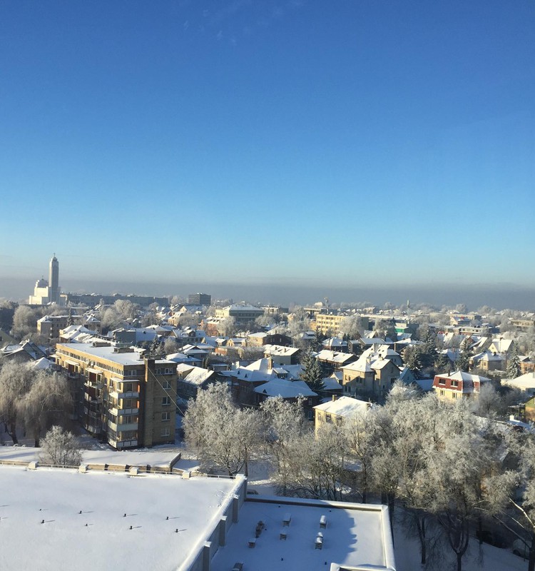Atėjus ankstyvai žiemai, specialistai primena apie paslydimų pavojų