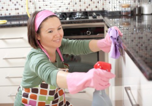 Ar mėgstate švarinti namų kampus, kai laksto vaikai?