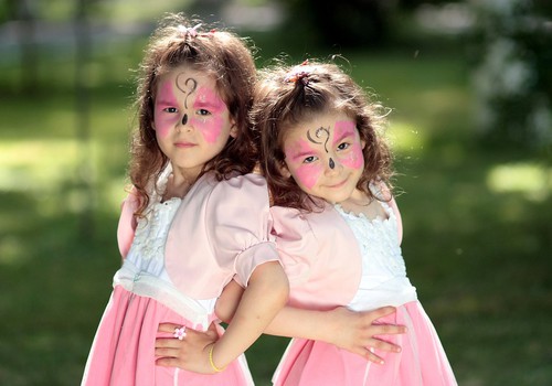 Dvynukų psichologija: ar viskas turi būti vienodai?