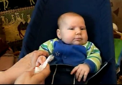 VIDEO: Kaip padaryti kūdikio delniuko atspaudą?
