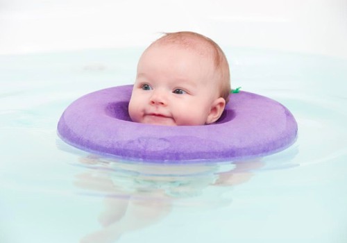 Ar galima kūdikius maudyti specialiame rate?