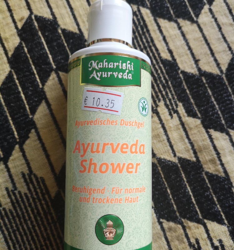 Ajurveda dušo gėlis primena aromatinę pirtį