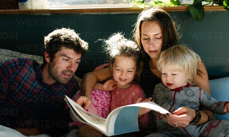 Ankstyvasis skaitymas: kodėl vaikams su knyga susipažinti verta jau nuo pirmųjų dienų?