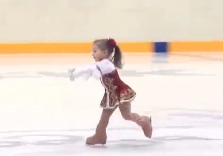 Jauniausiai čiuožėjai ant ledo - tik 2,5 metų