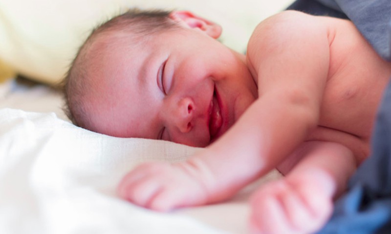 Kada kūdikis sąmoningai nusišypso?