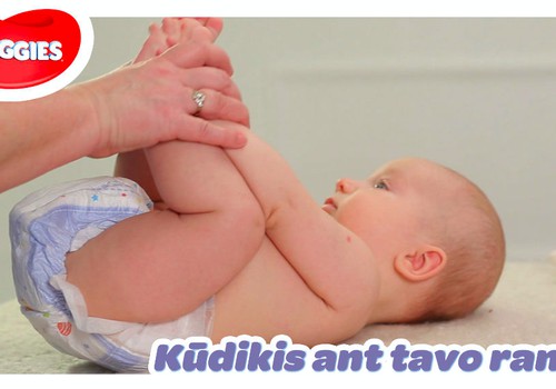 "Kūdikis ant tavo rankų": susipažinimas su rankytėmis ir kojytėmis