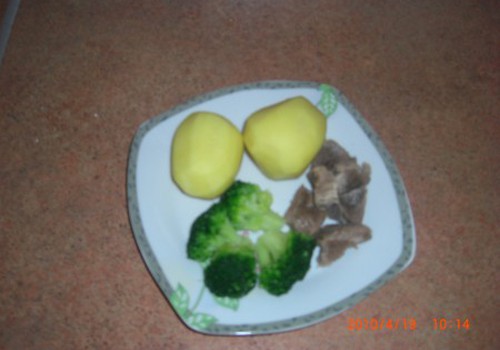 Bulvių ir brokolių košytė