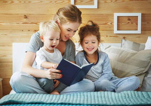Pasakų prieš miegą svarba: patarimai tėvams, kaip sukurti malonų ir naudingą ritualą