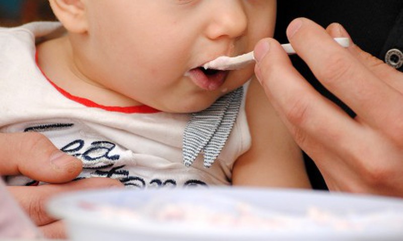 Didžiausias skanumėlis valgyti košytes iš tėvelio