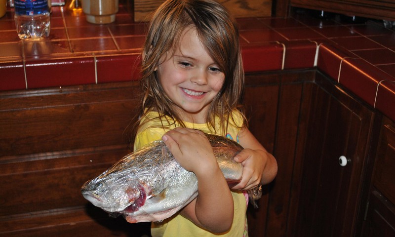 Kodėl vaikučiams reikia valgyti žuvies ir kada pradėti?