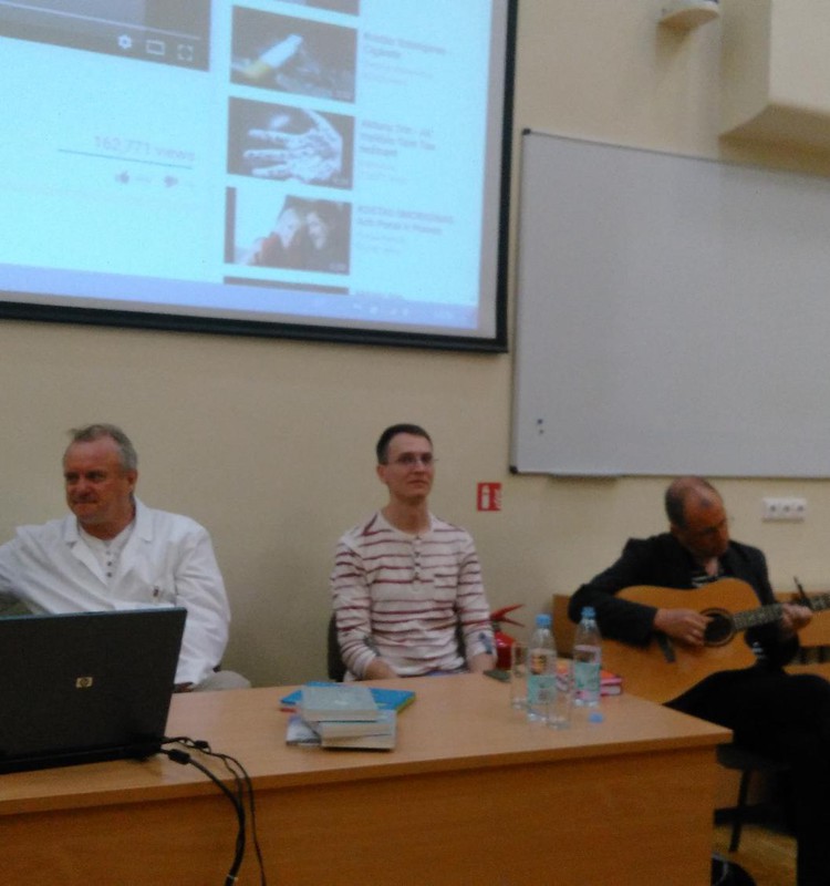 AISTRINGOJI VAIKYSTĖ. O kartais juk sekasi...