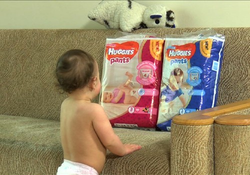 VIDEO "XXI amžiaus kūdikis": kai mažylis lipa ant baldų...