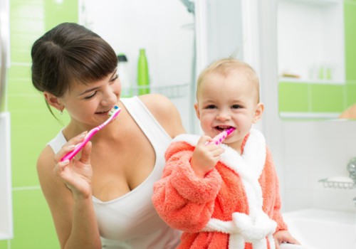 Kaip sudominate vaikučius valytis dantis arba kam atitenka knyga "Kariesas, Ėduonis ir Domo dantukai"