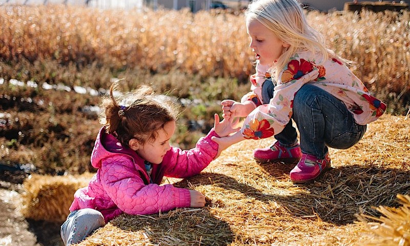 Vaikų empatija: 8 būdai kaip ją ugdyti
