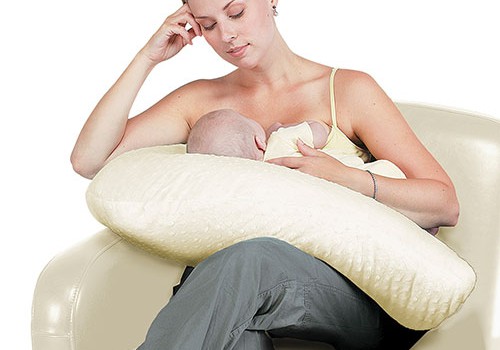 Maitinimo pagalvė ir vokelis kūdikiui