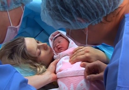 VIDEO: Jautrios istorinės akimirkos - pirmosios MK Super mažylės gimimas