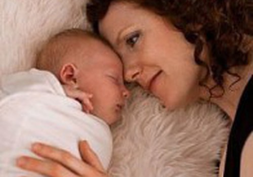Kūdikio gulėjimo padėtys: pediatrės patarimai