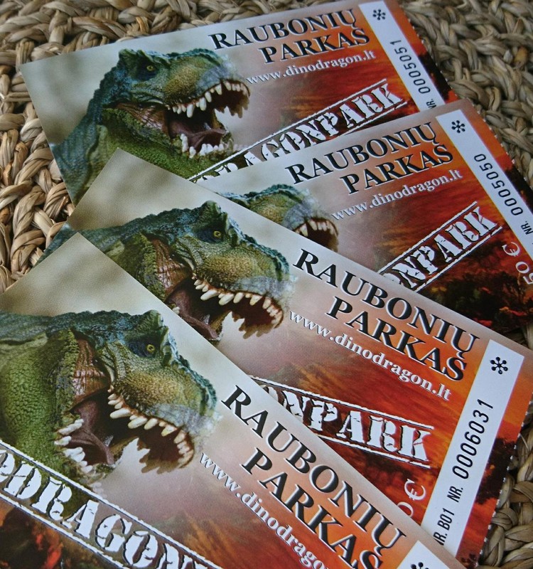 Mūsų šeimos išvyka į dinozaurų-drakonų parką Raubonyse!
