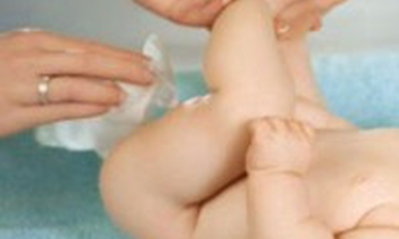 Iš drėgnų servetėlių dauguma mamų renkasi HUGGIES!
