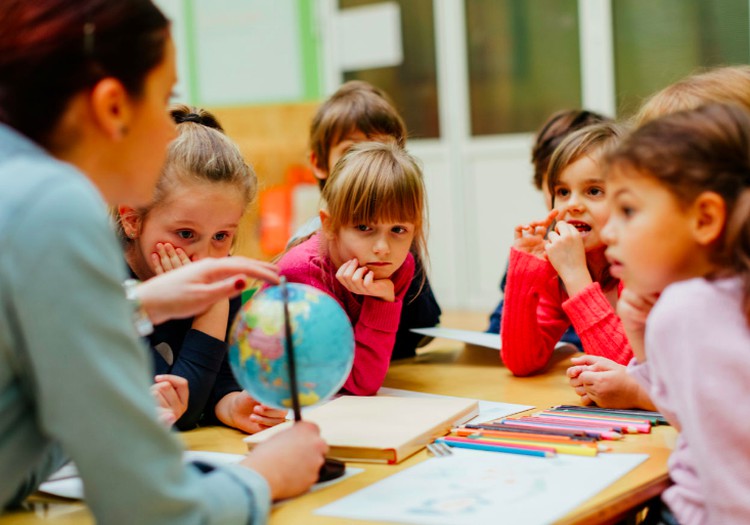 Perspėja apie dažnai nutylimus vaikų iššūkius mokykloje: kaip jiems padėti?