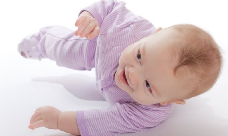 5 mėnesių kūdikis visiškai nenori vartytis: kineziterapeutės patarimai