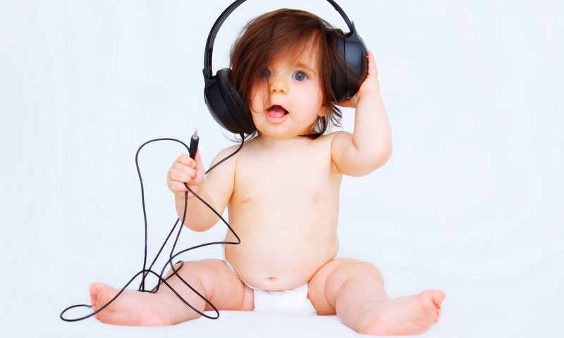 Kas padeda ugdyti vaiko muzikinę klausą?