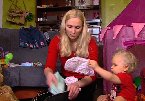 TV Mamyčių klubas 2015 04 18: genetiniai tyrimai nėščiajai, kaip mokytis žaisti su vaiku, svečiuojamės kačių kavinėje