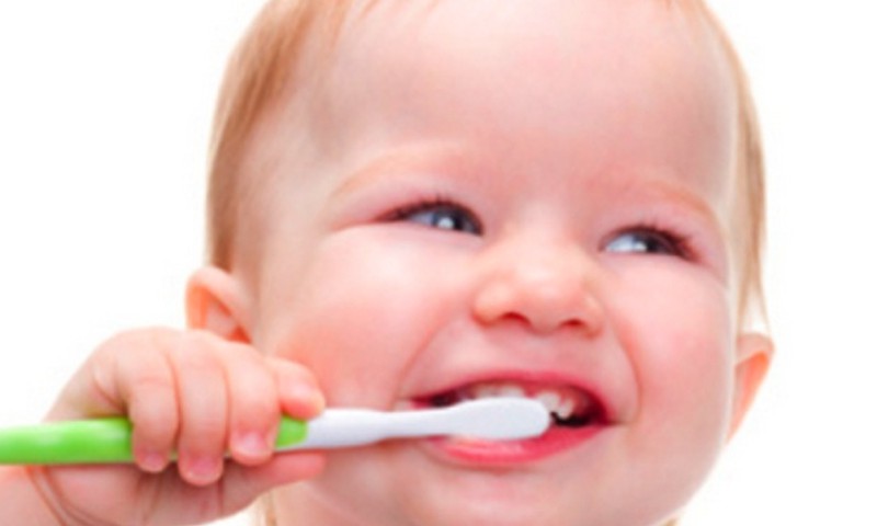 Sveikų dantukų paslaptis žino ir kvietimą į renginį apie sveikus dantukus laimi...