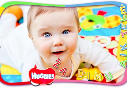 Ką sugeba 4 mėnesių kūdikis: tinkami žaidimai/žaislai