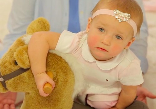 VIDEO "Kūdikis ant tavo rankų": Mažylis pažįsta naują aplinką