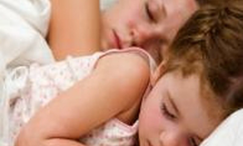 Kaip penkiametę įkalbėti miegoti atskirai?