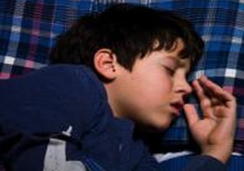 Paaugliams naudinga ilgiau pamiegoti ryte