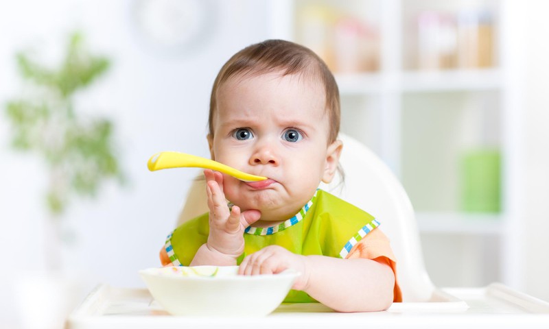 Neišnešiotuko primaitinimas: 7 veiksniai, į ką atsižvelgti