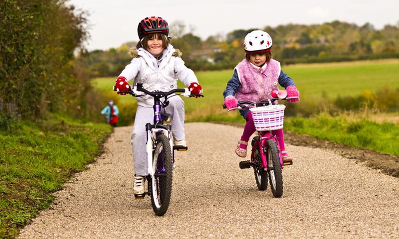 Renkame vaikui dviratį: vertingi specalistų patarimai