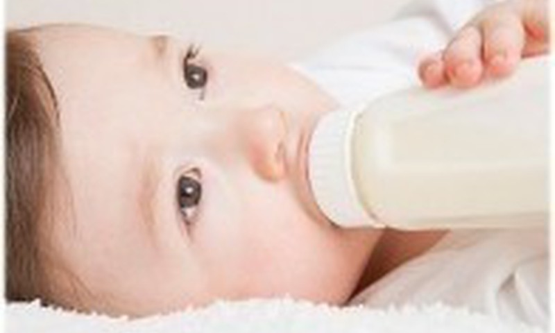 Kaip suprasti, ar kūdikis alergiškas pieno mišinukui?