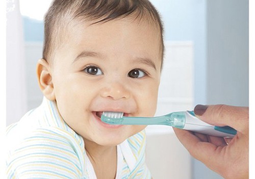 Mažylių dantukų priežiūra: mamų istorijos ir patarimai