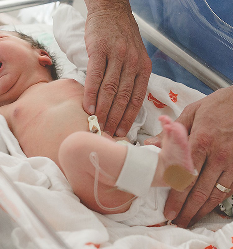 Pirmoji valanda po gimdymo: kas vyksta su vaikučiu?