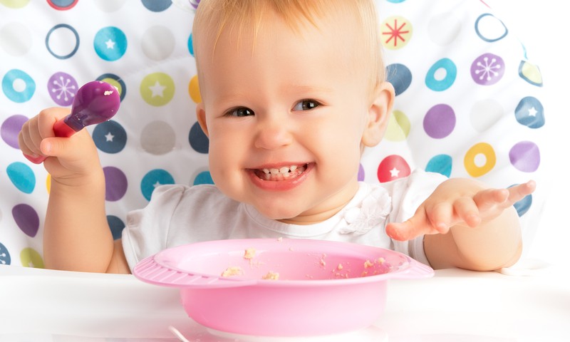 Mitai ir tiesa apie mažylių mitybą