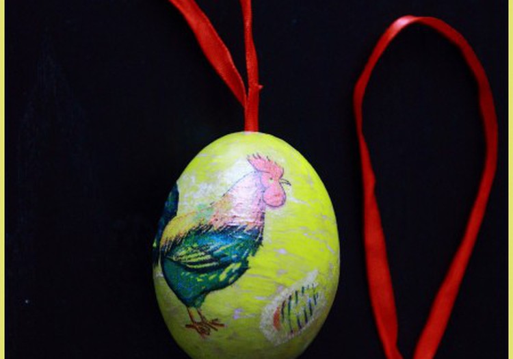 Dekupažu dekoruoti kiaušiniai