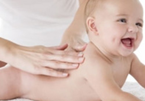 Kas tinkamesnis kūdikio masažui – aliejus ar kremas?