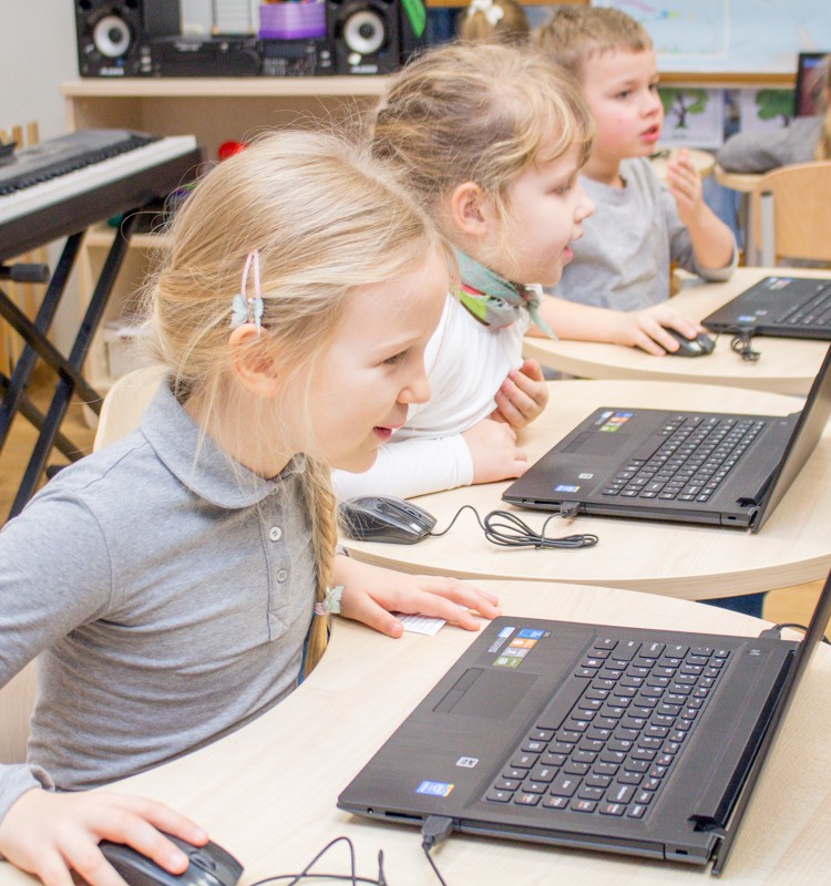 Saugus internetas vaikams: ką turėtų žinoti tėvai