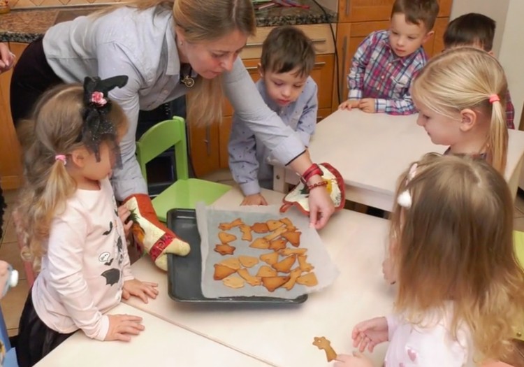 VIDEO: Meduolinių eglutės žaisliukų RECEPTAS