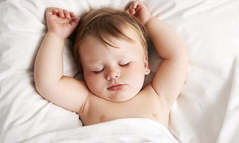 Ką daryti, kad kūdikis ramiai miegotų naktį?