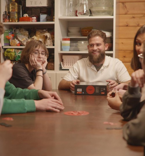 Septynis vaikus globojanti kauniečių šeima: žmonės stebisi, kad jauni žmonės gali globoti