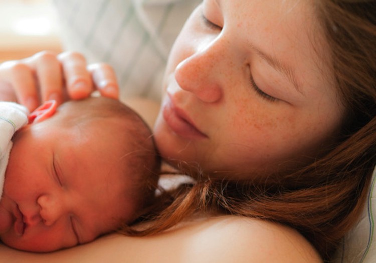 Projektas "Pirmosios 12 savaičių": Naujagimis pažįsta mamą iš kvapo