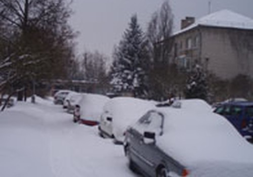 Dėl gausiai iškritusio sniego – sudėtingos eismo sąlygos