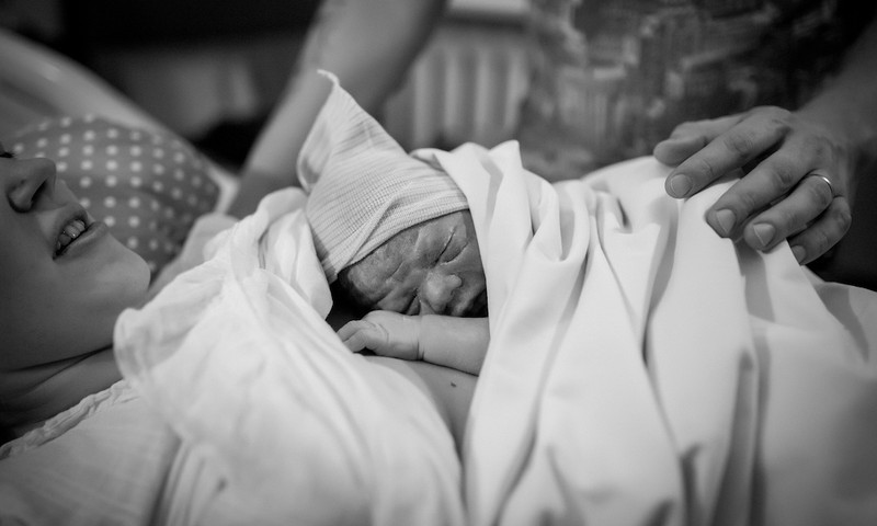 Gimdymai namuose Lietuvoje pirmąkart priimti oficialiai